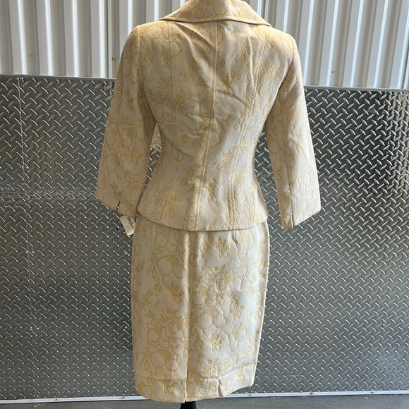 Kay Unger Two PCS Elegant Suite. NWT - Picture 5 of 16